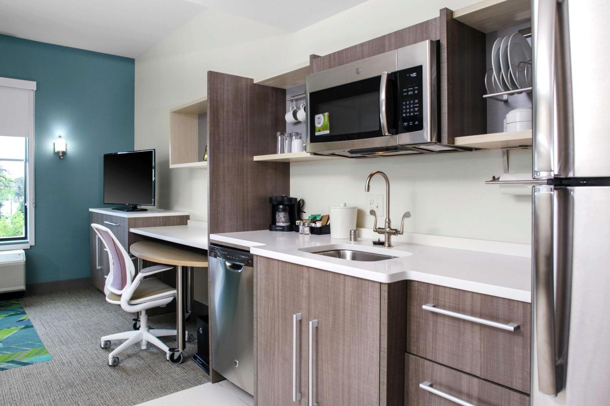 Home2 Suites By Hilton Fort Collins Exterior photo